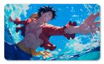 Tapete de Luffy de One Piece saltando sobre el mar azul con el brazo extendido e impreso por QuintaProjects.